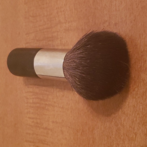 Younique powder puff brush - Picture 2 of 2